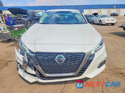 Piąte zdjęcie samochodu w środku: 2019 NISSAN ALTIMA SR VIN:1N4BL4CV3KC103130 - miniatura