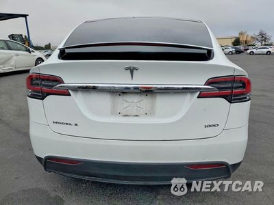 Zdjęcie 6 z 13 samochodu: 2018 TESLA MODEL X VIN:5YJXCBE2XJF089428 - miniatura
