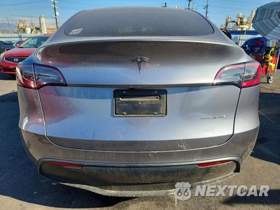 Zdjęcie 6 z 13 samochodu: 2025 TESLA MODEL Y VIN:7SAYGDEE4SF287442 - miniatura