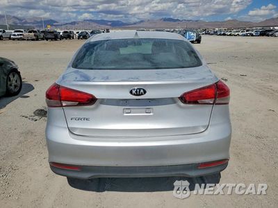 Zdjęcie 6 z 13 samochodu: 2017 KIA FORTE LX VIN:3KPFL4A73HE116560 - miniatura