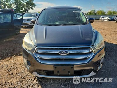 Piąte zdjęcie samochodu w środku: 2017 FORD ESCAPE SE VIN:1FMCU9GD3HUA01903 - miniatura