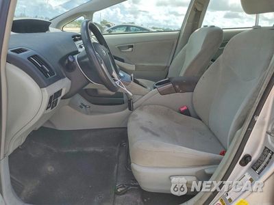 Zdjęcie 7 z 12 samochodu: 2013 TOYOTA PRIUS THREE VIN:JTDKN3DU1D5562720 - miniatura