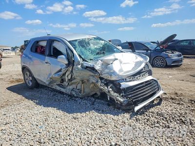 Czwarte zdjęcie samochodu z boku: 2020 CHEVROLET TRAX LS VIN:3GNCJKSB5LL304525 - miniatura