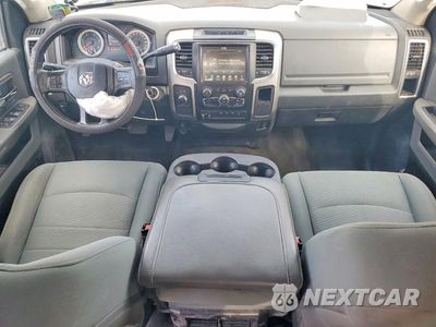 Zdjęcie 8 z 12 samochodu: 2017 RAM 2500 SLT VIN:3C6UR5DL5HG551404 - miniatura