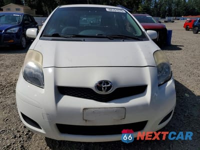 Piąte zdjęcie samochodu w środku: 2010 TOYOTA YARIS BASE VIN:JTDJT4K33A5308116 - miniatura