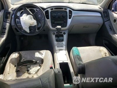 Zdjęcie 8 z 13 samochodu: 2005 TOYOTA HIGHLANDER BASE VIN:JTEGD21AX50117755 - miniatura
