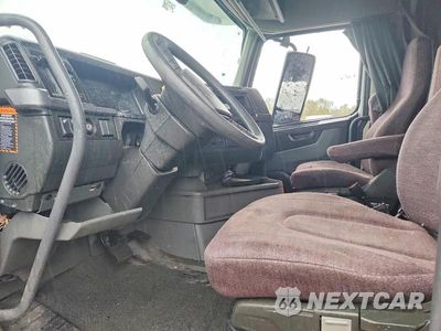 Zdjęcie 7 z 13 samochodu: 2024 VOLVO VNL SEMI TRUCK VIN:4V4NC9EH0RN646286 - miniatura