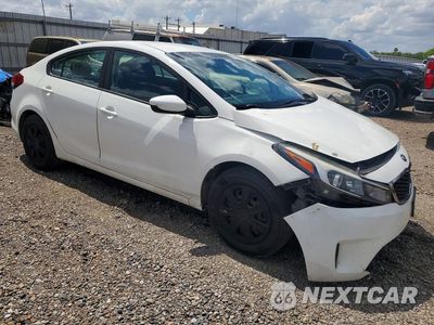 Czwarte zdjęcie samochodu z boku: 2018 KIA FORTE LX VIN:3KPFK4A79JE205378 - miniatura