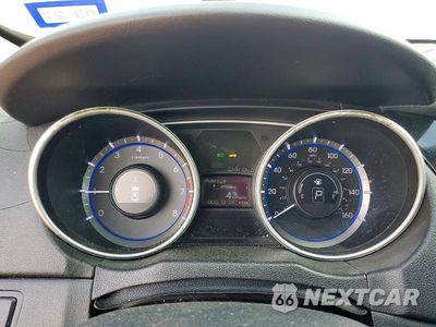 Zdjęcie 9 z 13 samochodu: 2011 HYUNDAI SONATA LIMITED 2.0T VIN:5NPEC4AB9BH270001 - miniatura