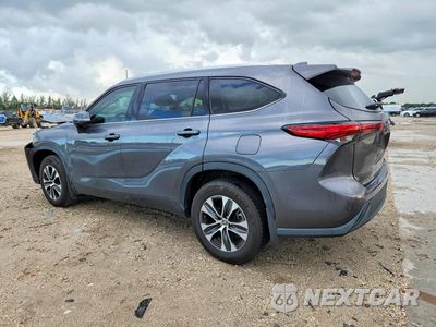 Drugie zdjęcie samochodu z przodu: 2021 TOYOTA HIGHLANDER XLE VIN:5TDHZRBHXMS114994 - miniatura