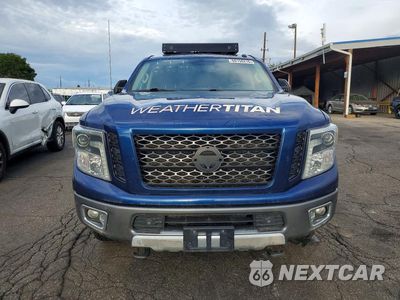 Piąte zdjęcie samochodu w środku: 2016 NISSAN TITAN XD PRO-4X VIN:1N6BA1F44GN508164 - miniatura