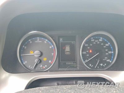 Zdjęcie 9 z 13 samochodu: 2018 TOYOTA RAV4 LIMITED VIN:JTMYFREV0JJ150468 - miniatura