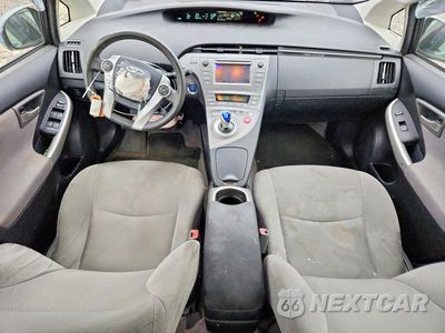 Zdjęcie 8 z 12 samochodu: 2014 TOYOTA PRIUS TWO VIN:JTDKN3DU1E1750906 - miniatura