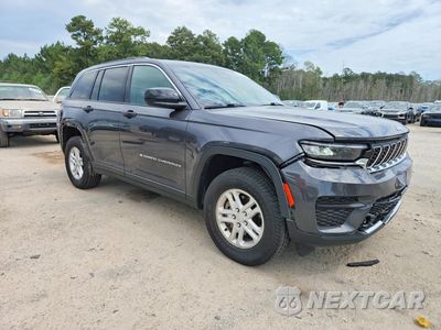 Czwarte zdjęcie samochodu z boku: 2025 JEEP GRAND CHEROKEE LAREDO VIN:1C4RJGAG4SC315796 - miniatura