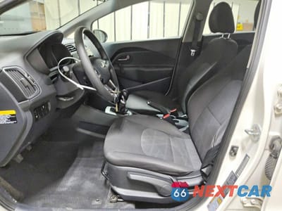Zdjęcie 7 z 12 samochodu: 2016 KIA RIO LX VIN:KNADM4A37G6681638 - miniatura