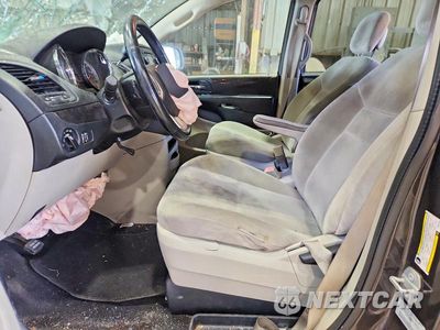 Zdjęcie 7 z 13 samochodu: 2015 DODGE GRAND CARAVAN SE VIN:2C4RDGBG3FR587128 - miniatura
