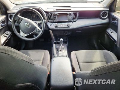Zdjęcie 8 z 13 samochodu: 2018 TOYOTA RAV4 XLE VIN:JTMRFREV9JJ739300 - miniatura