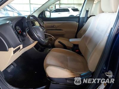 Zdjęcie 7 z 12 samochodu: 2014 MITSUBISHI OUTLANDER SE VIN:JA4AD3A34EZ014712 - miniatura