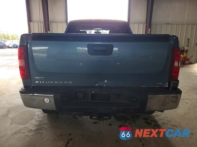Zdjęcie 6 z 12 samochodu: 2010 CHEVROLET SILVERADO K1500 LS VIN:1GCSKREA3AZ112135 - miniatura