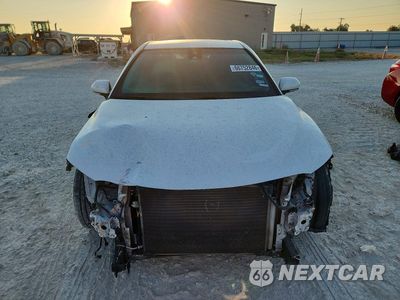 Piąte zdjęcie samochodu w środku: 2018 TOYOTA CAMRY LE VIN:4T1B11HK0JU066586 - miniatura