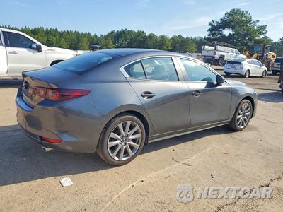 Trzecie zdjęcie samochodu z tyłu: 2026 MAZDA 3 PREFERRED VIN:JM1BPACL6T1870012 - miniatura