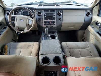 Zdjęcie 8 z 13 samochodu: 2008 FORD EXPEDITION XLT VIN:1FMFU155X8LA47423 - miniatura