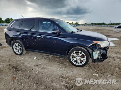 Czwarte zdjęcie samochodu z boku: 2014 MITSUBISHI OUTLANDER SE VIN:JA4AD3A32EZ017494 - miniatura