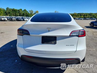Zdjęcie 6 z 13 samochodu: 2024 TESLA MODEL Y VIN:7SAYGDEE1RF202731 - miniatura
