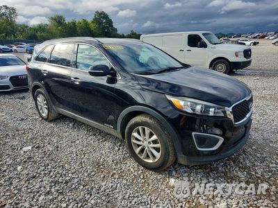 Czwarte zdjęcie samochodu z boku: 2017 KIA SORENTO LX V6 VIN:5XYPGDA51HG209801 - miniatura