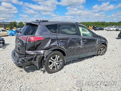 Trzecie zdjęcie samochodu z tyłu: 2017 TOYOTA RAV4 LE VIN:JTMBFREV6HJ151429 - miniatura