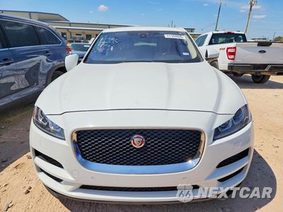 Piąte zdjęcie samochodu w środku: 2017 JAGUAR F-PACE PREMIUM VIN:SADCJ2BV7HA093446 - miniatura