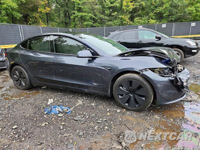Czwarte zdjęcie samochodu z boku: 2024 TESLA MODEL 3 VIN:5YJ3E1EA0RF749546 - miniatura