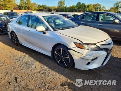 Czwarte zdjęcie samochodu z boku: 2019 TOYOTA CAMRY XSE VIN:4T1B61HK9KU704109 - miniatura