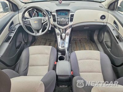 Zdjęcie 8 z 12 samochodu: 2014 CHEVROLET CRUZE LS VIN:1G1PA5SH9E7477089 - miniatura