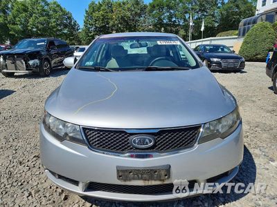 Piąte zdjęcie samochodu w środku: 2010 KIA FORTE EX VIN:KNAFU4A25A5298374 - miniatura