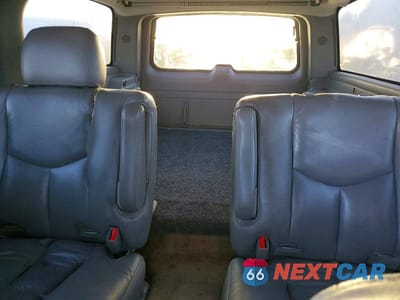 Zdjęcie 10 z 13 samochodu: 2004 CHEVROLET SUBURBAN C1500 VIN:3GNEC16Z04G294453 - miniatura
