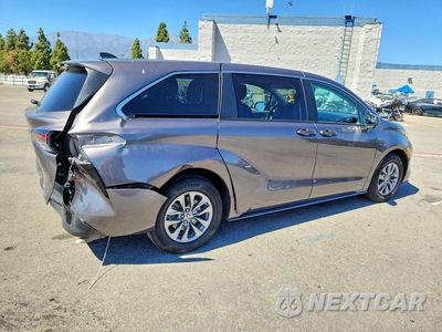 Trzecie zdjęcie samochodu z tyłu: 2024 TOYOTA SIENNA LE VIN:5TDKRKEC5RS202887 - miniatura