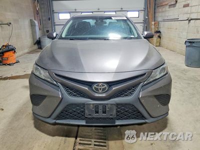 Piąte zdjęcie samochodu w środku: 2018 TOYOTA CAMRY SE VIN:4T1B11HK8JU020620 - miniatura