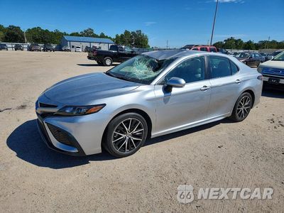 2024 TOYOTA CAMRY SE 4T1G11AK6RU867826 - główne zdjęcie licytacji z USA - miniatura