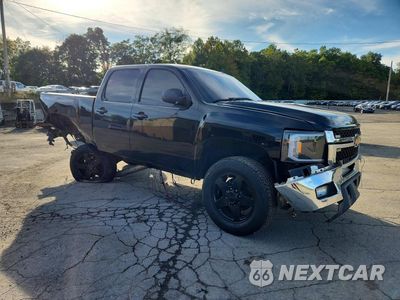 Czwarte zdjęcie samochodu z boku: 2013 CHEVROLET SILVERADO K2500 HEAVY DUTY LTZ VIN:1GC1KYEG6DF218465 - miniatura