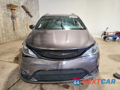 Piąte zdjęcie samochodu w środku: 2019 CHRYSLER PACIFICA TOURING PLUS VIN:2C4RC1FG0KR593943 - miniatura
