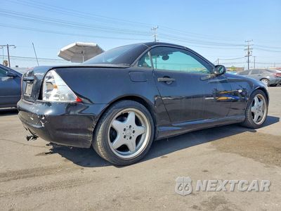 Trzecie zdjęcie samochodu z tyłu: 1999 MERCEDES-BENZ SLK 230 KOMPRESSOR VIN:WDBKK47F6XF100212 - miniatura