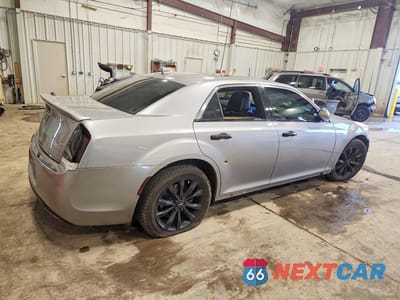 Trzecie zdjęcie samochodu z tyłu: 2017 CHRYSLER 300C VIN:2C3CCAKG5HH586937 - miniatura
