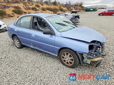 Czwarte zdjęcie samochodu z boku: 2005 KIA RIO BASE VIN:KNADC125956373711 - miniatura