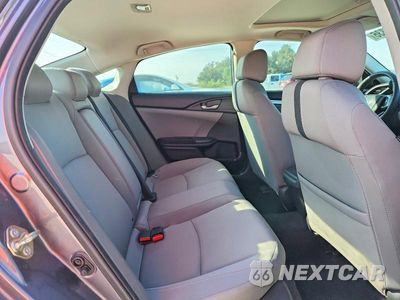 Zdjęcie 10 z 12 samochodu: 2017 HONDA CIVIC EX VIN:19XFC2F70HE053429 - miniatura