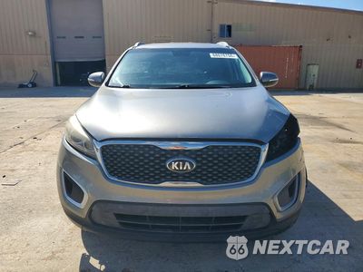 Piąte zdjęcie samochodu w środku: 2018 KIA SORENTO LX VIN:5XYPG4A3XJG424114 - miniatura