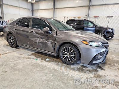 Czwarte zdjęcie samochodu z boku: 2021 TOYOTA CAMRY SE VIN:4T1G11AK3MU566262 - miniatura