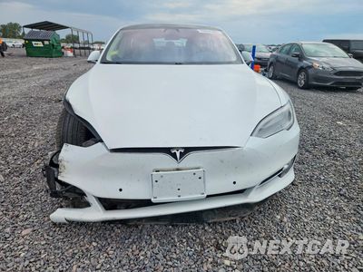 Piąte zdjęcie samochodu w środku: 2018 TESLA MODEL S VIN:5YJSA1E23JF241575 - miniatura