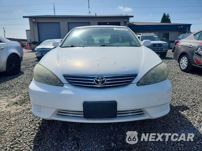 Piąte zdjęcie samochodu w środku: 2005 TOYOTA CAMRY LE VIN:4T1BE32K55U016832 - miniatura