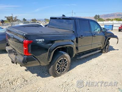 Trzecie zdjęcie samochodu z tyłu: 2026 TOYOTA TACOMA TRD SPORT VIN:3TMLB5JN6TM289272 - miniatura